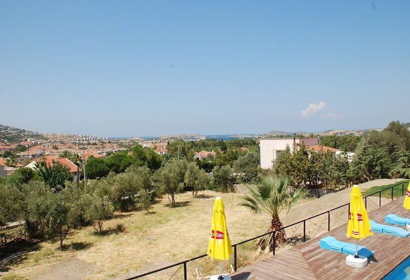 Victoria Hotel And Lounge