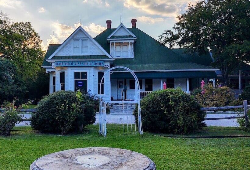 호스텔 Oasis Lake Buchanan