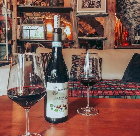 Общежитие Visaisa Taverna & Foresteria