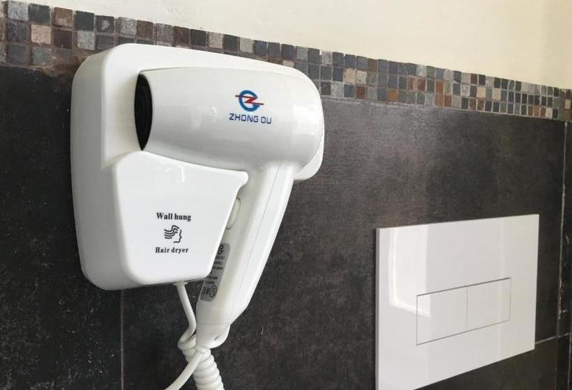 تختخواب و صبحانه A 2 Passi Da