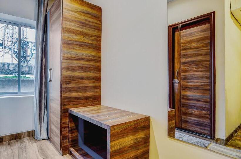 Hotel Super Collection O Kalinga Bapuji Nagar