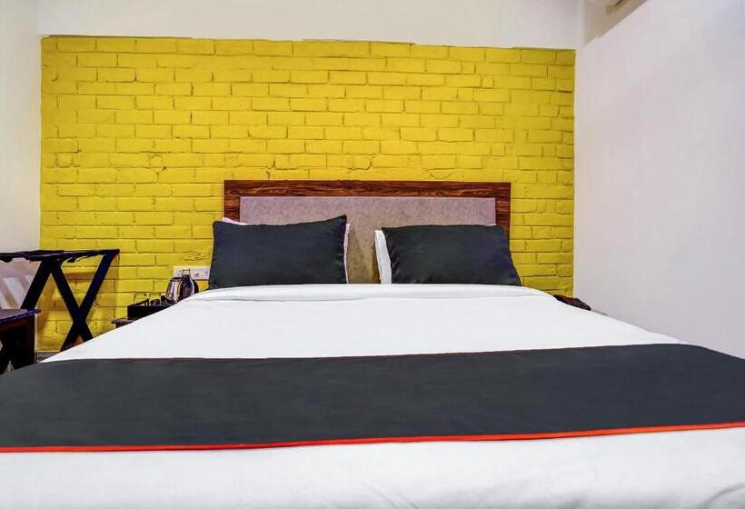 Hotel Super Collection O Kalinga Bapuji Nagar