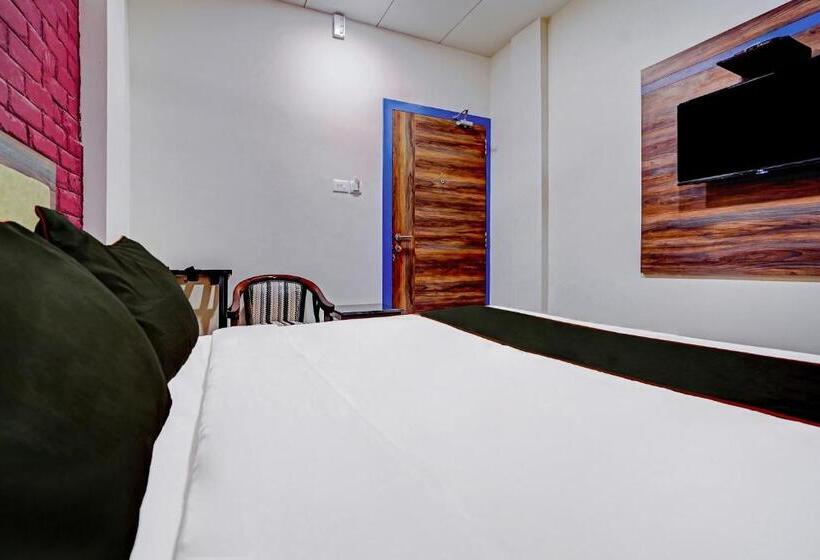 Hotel Super Collection O Kalinga Bapuji Nagar