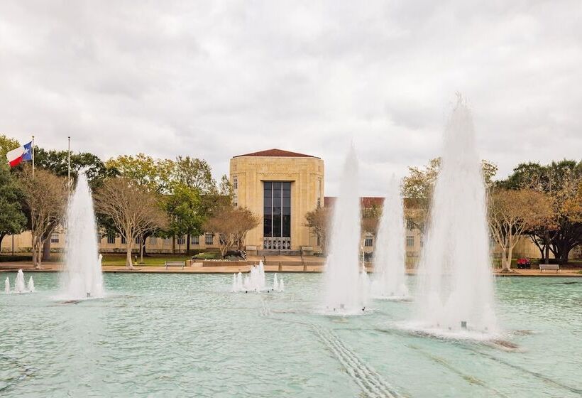 호텔 Courtyard By Marriott Houston Heights/i10