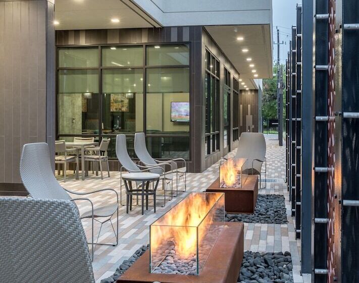 호텔 Courtyard By Marriott Houston Heights/i10