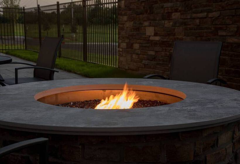 هتل Fairfield Inn & Suites By Marriott Little Rock Airport