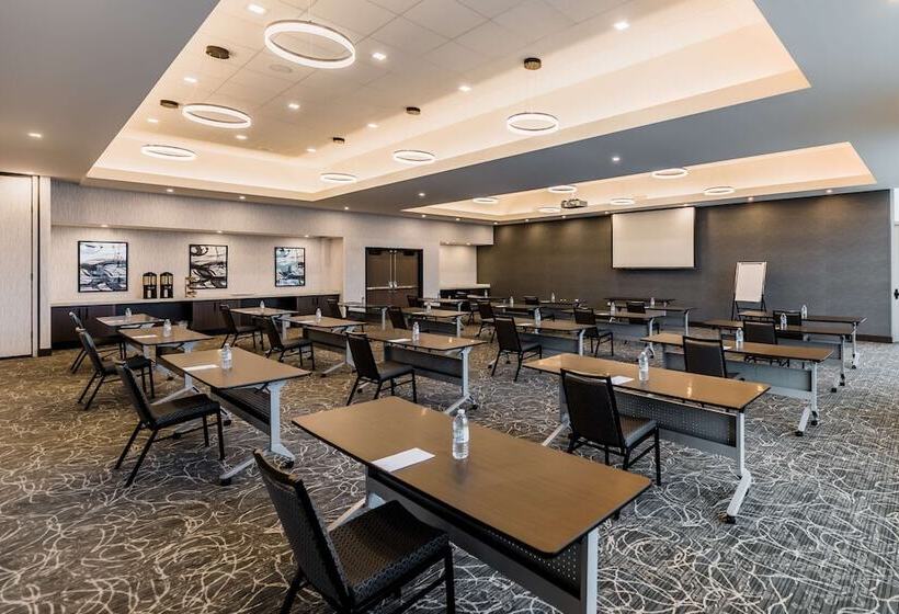 Отель Hyatt House Winnipeg South Outlet Collection