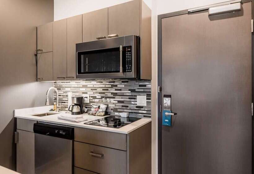 Отель Hyatt House Winnipeg South Outlet Collection