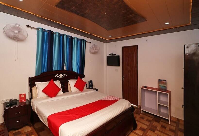 בית מלון כפרי Oyo 28838 Brv Resorts