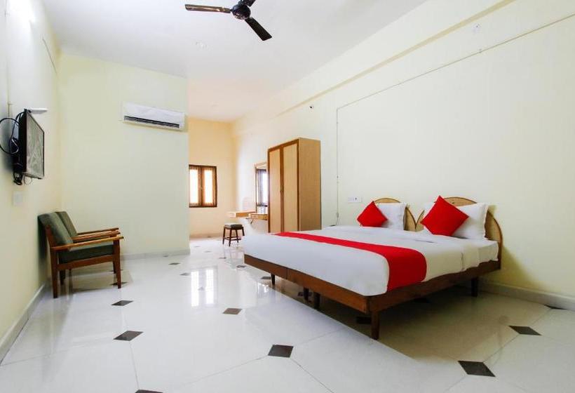 酒店 Oyo 44617 Lassee Plaza Saver