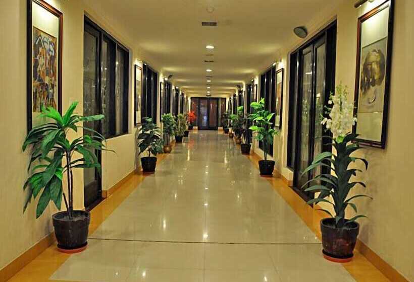 בית מלון כפרי Rudra Continental Rudrapur