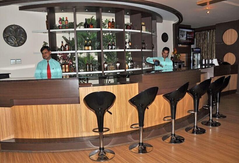 בית מלון כפרי Rudra Continental Rudrapur