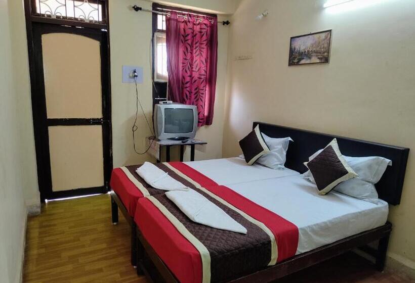 هتل Sea View Resorts