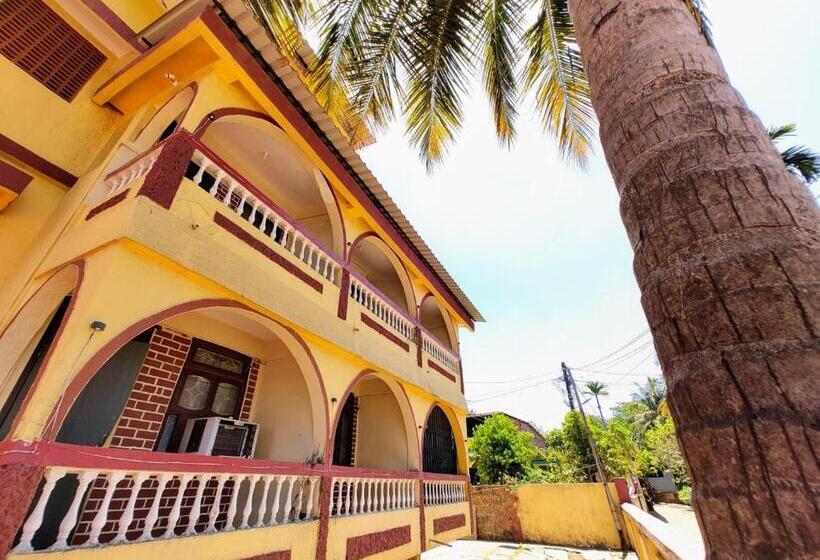 هتل Sea View Resorts