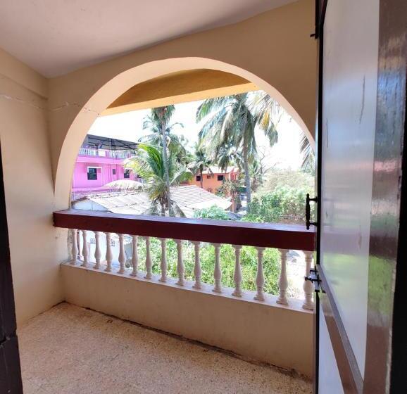 هتل Sea View Resorts