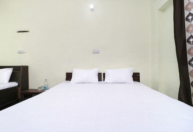 Отель Spot On 41126 Shri Krishankripa Guest House