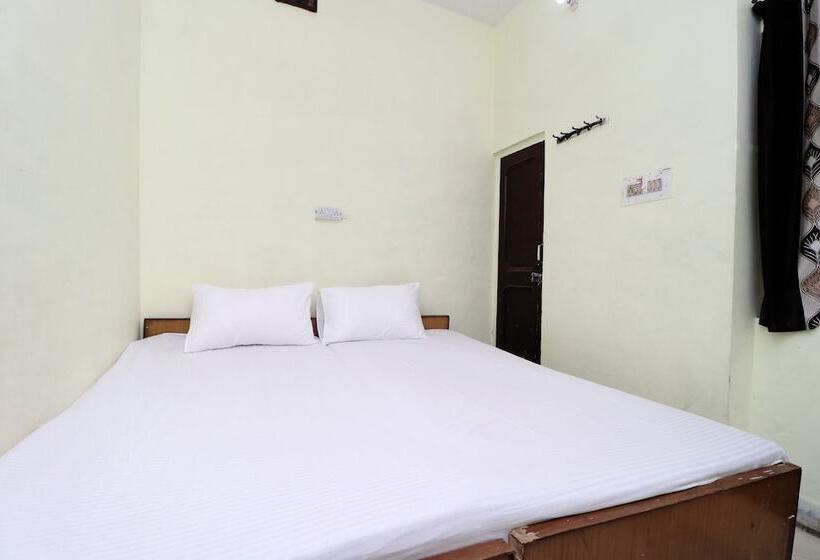 Отель Spot On 41126 Shri Krishankripa Guest House