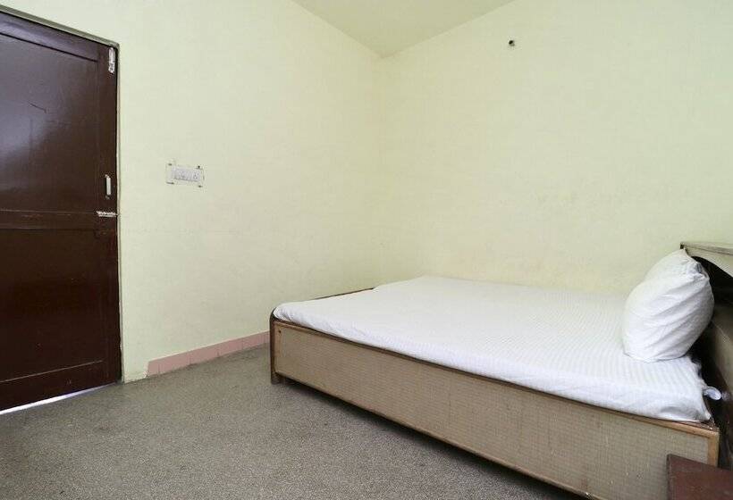 酒店 Spot On 41126 Shri Krishankripa Guest House