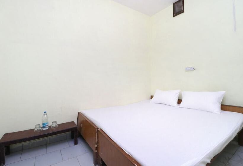 Отель Spot On 41126 Shri Krishankripa Guest House