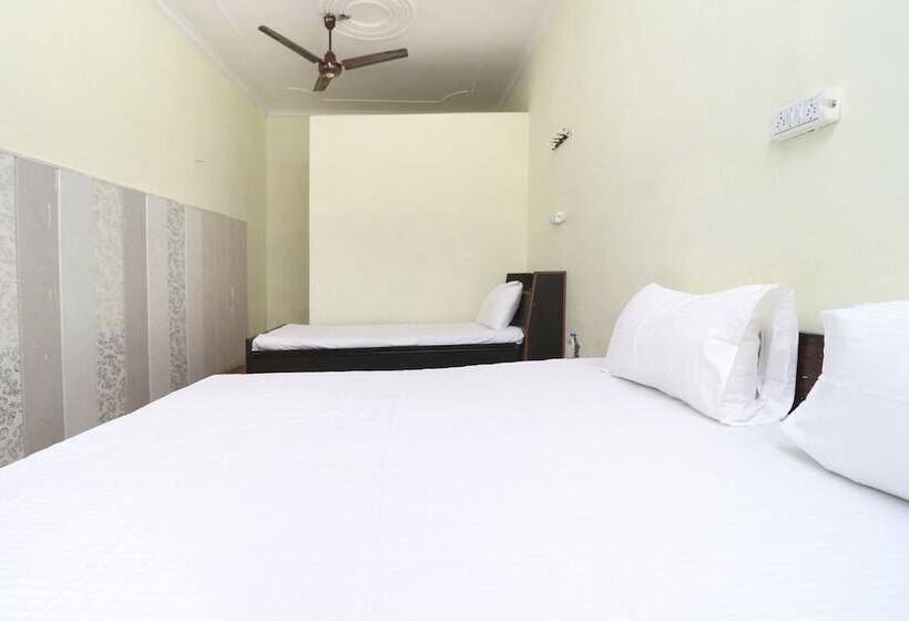 Отель Spot On 41126 Shri Krishankripa Guest House