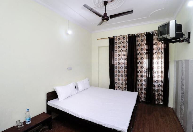Отель Spot On 41126 Shri Krishankripa Guest House