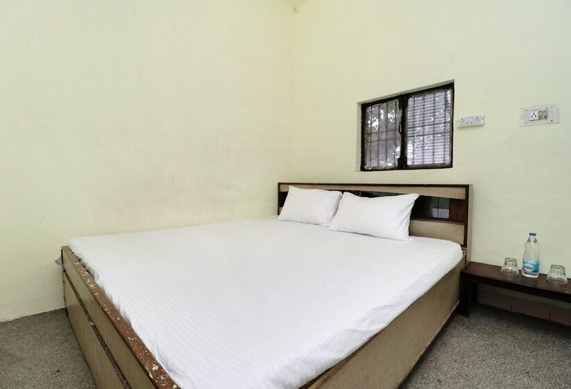 Отель Spot On 41126 Shri Krishankripa Guest House