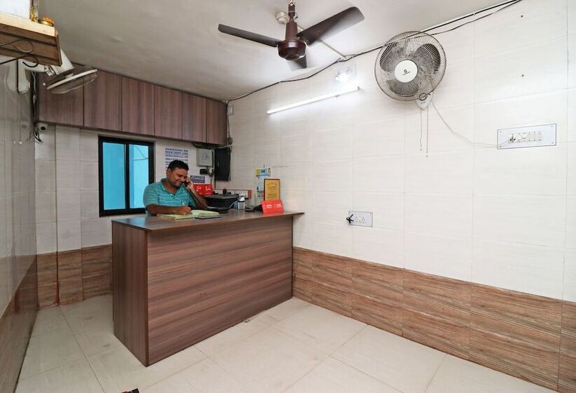 Отель Spot On 44329 Sri Krishna Inn Lodging & Boarding