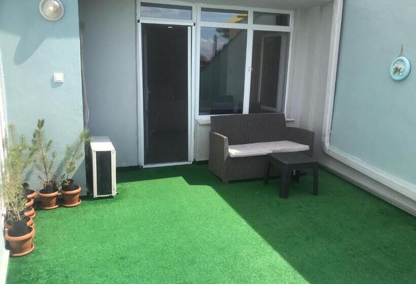 בית מלון כפרי The Breeze