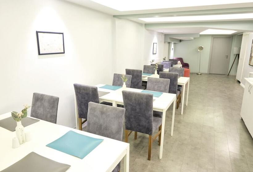 בית מלון כפרי The Breeze