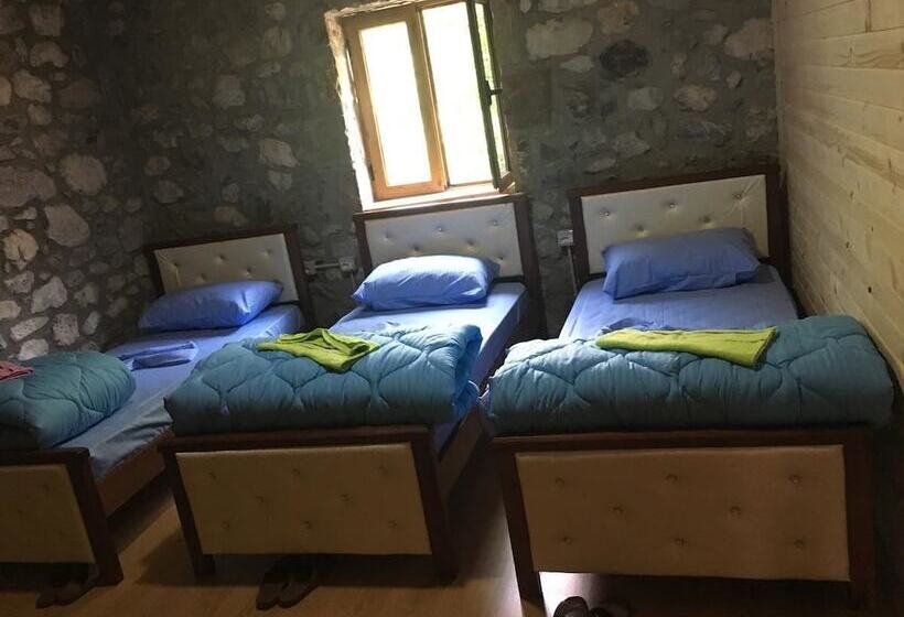 펜션 Alpinehouse Theth