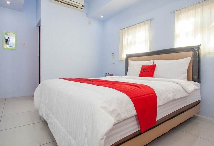 Пансион Reddoorz Near Banyuwangi Kota Train Station