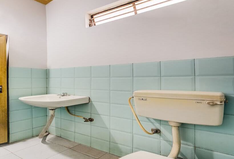 Spot On 38199 Hotel Orient