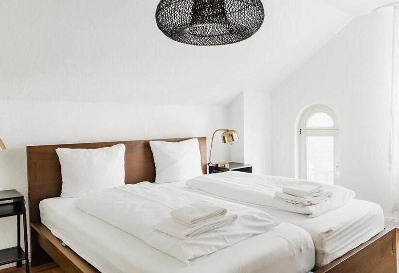 360 Grad Hotel & Bar