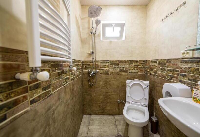 هاستل Tsera House