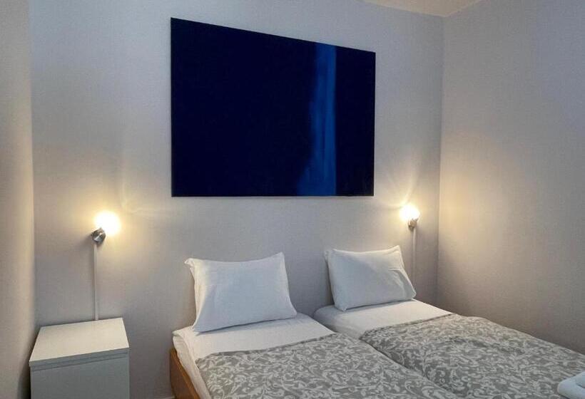 تختخواب و صبحانه Angelo