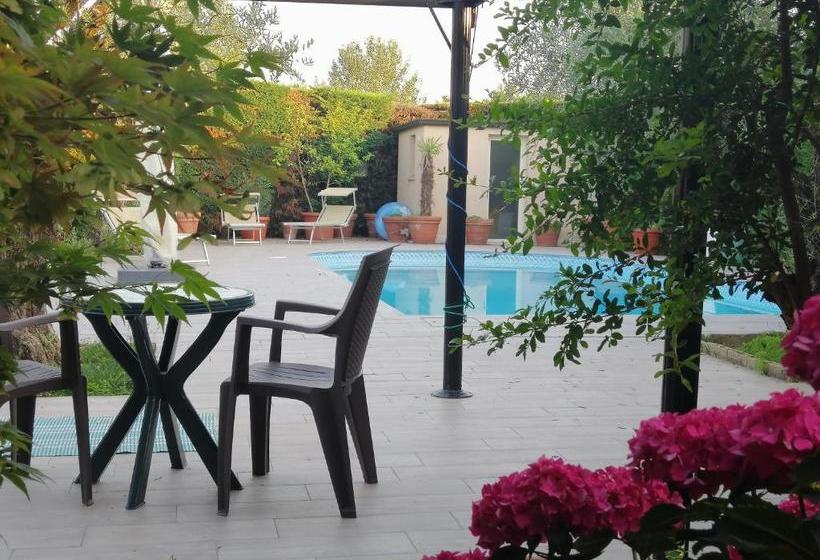 La Sughera  Bed & Breakfast