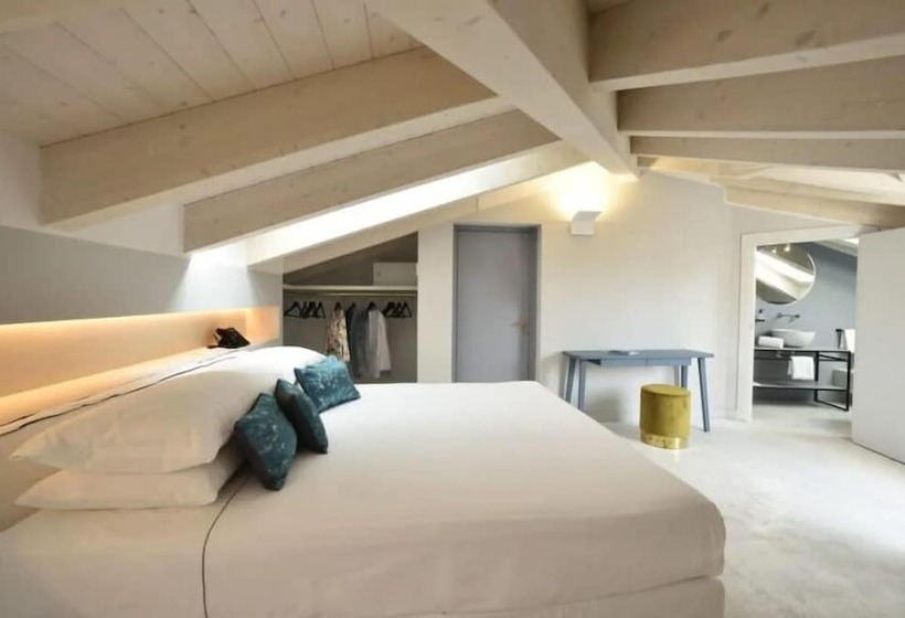 Boutique Hotel De La Ville