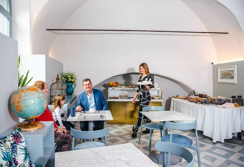 Boutique Hotel De La Ville