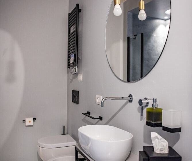 Boutique Hotel De La Ville