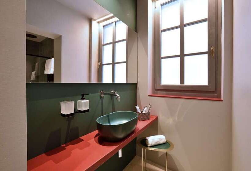 Boutique Hotel De La Ville