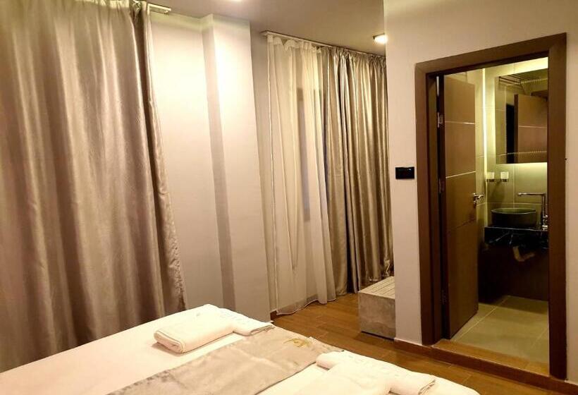 هتل International Palace