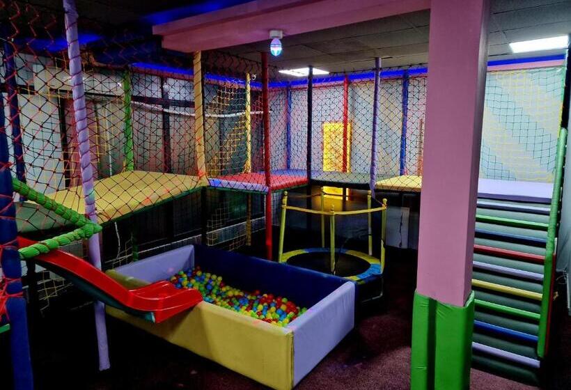 هتل International Palace