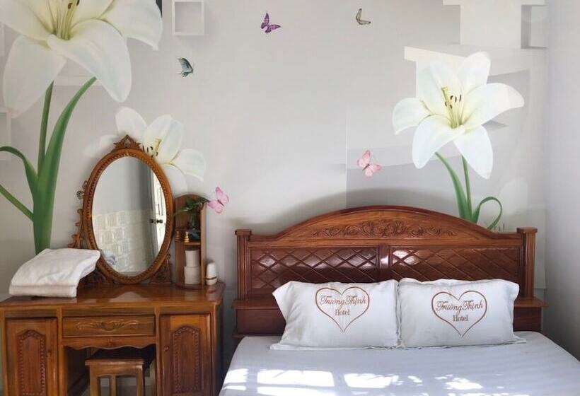 호텔 Khach San Truong Thinh