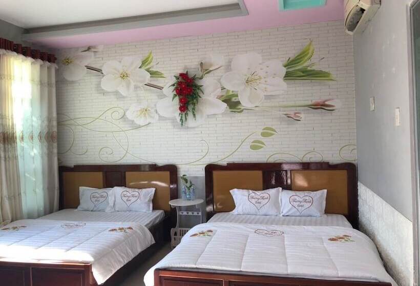 호텔 Khach San Truong Thinh