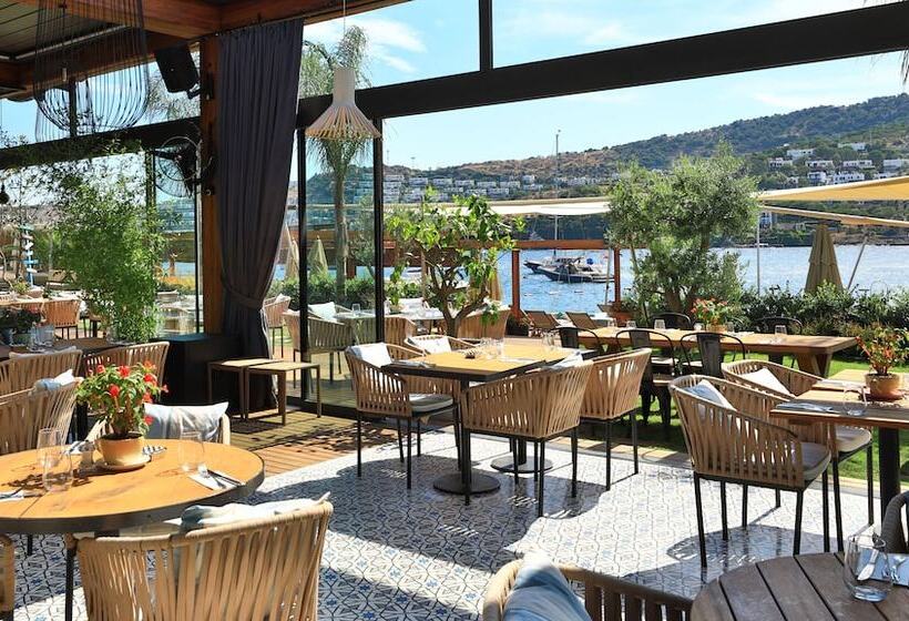 هتل Mare Deluxe Residences & Villas