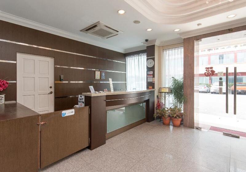 فندق Oyo 1108 Bundusan