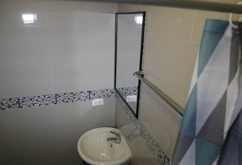 ホテル Puno Victoria Suites