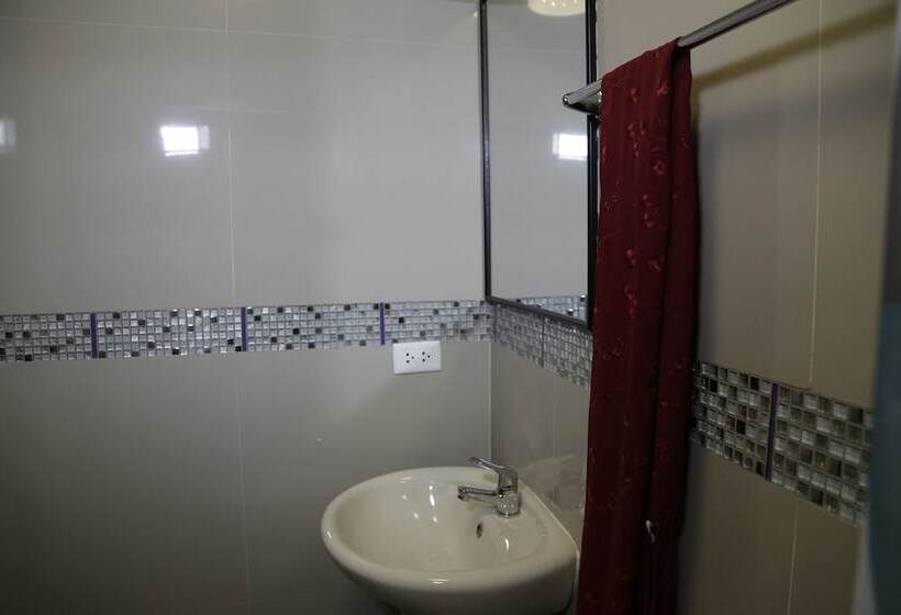 ホテル Puno Victoria Suites