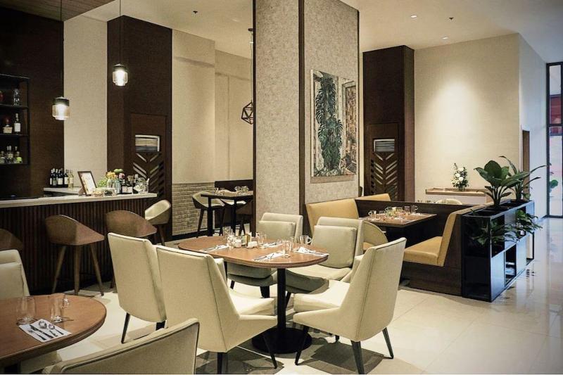 Summit Hotel Greenhills