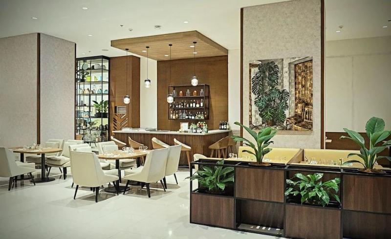 Summit Hotel Greenhills